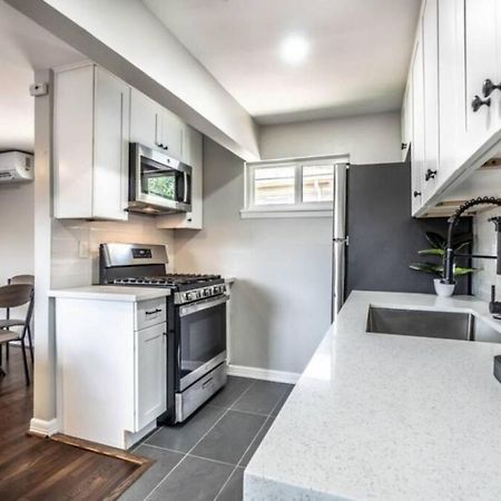 Roomy Urban Apartment Montrose! Free Parking #3 Хьюстон Экстерьер фото