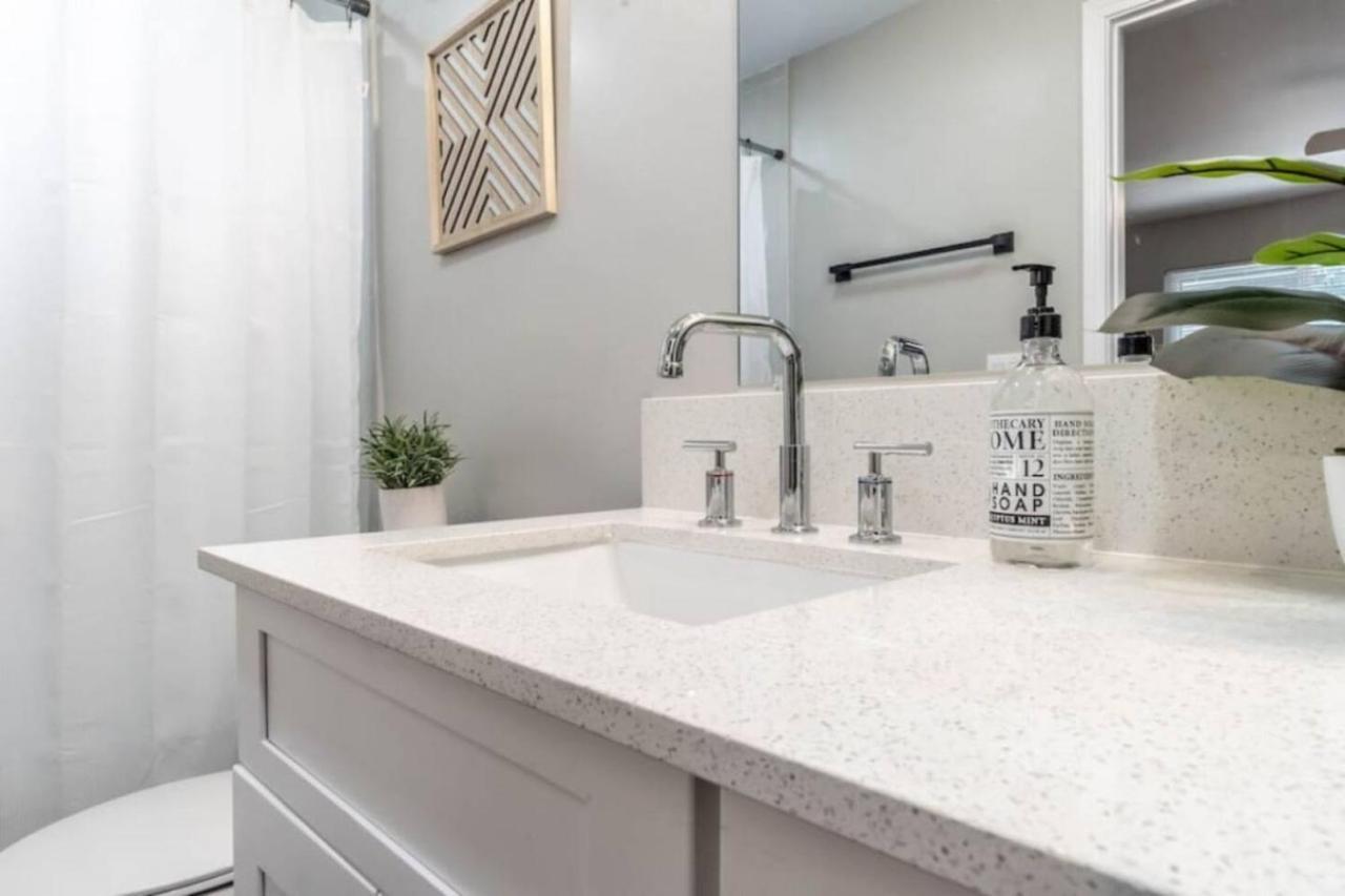 Roomy Urban Apartment Montrose! Free Parking #3 Хьюстон Экстерьер фото