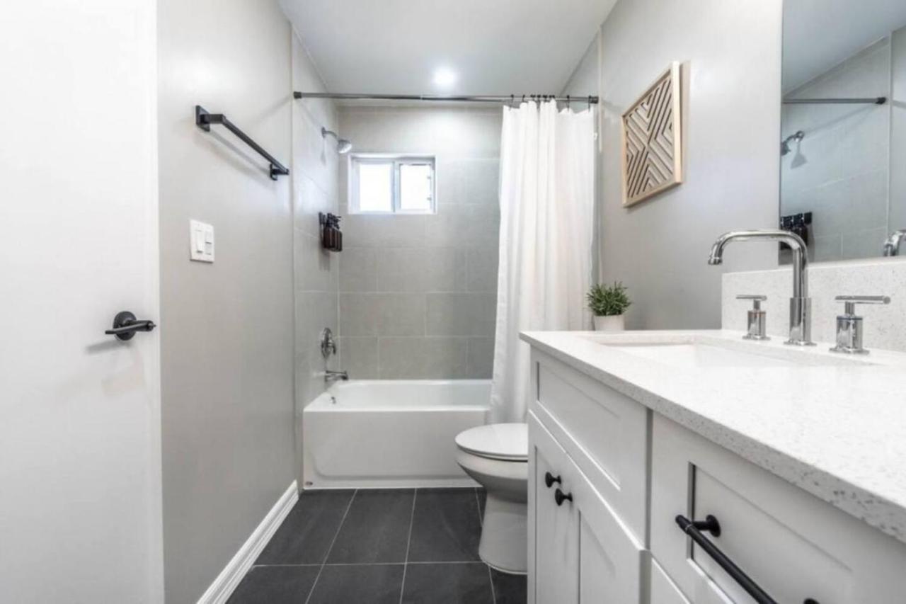 Roomy Urban Apartment Montrose! Free Parking #3 Хьюстон Экстерьер фото