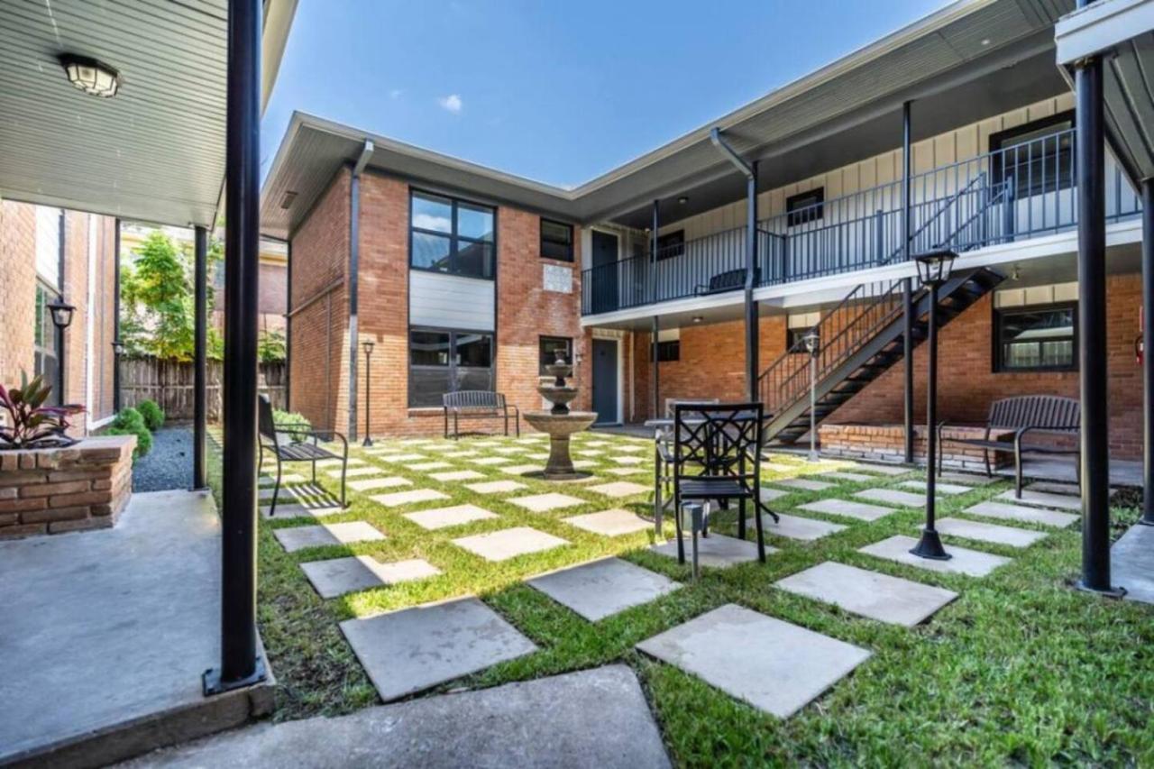 Roomy Urban Apartment Montrose! Free Parking #3 Хьюстон Экстерьер фото